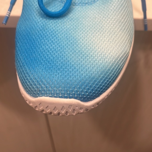 Adidas limited edition Pharrell Williams size 9… no offers out of company! - Picture 4 of 9